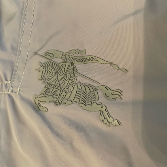 Burberry children’s raincoat/windbreaker size 6 - Picture 4 of 6